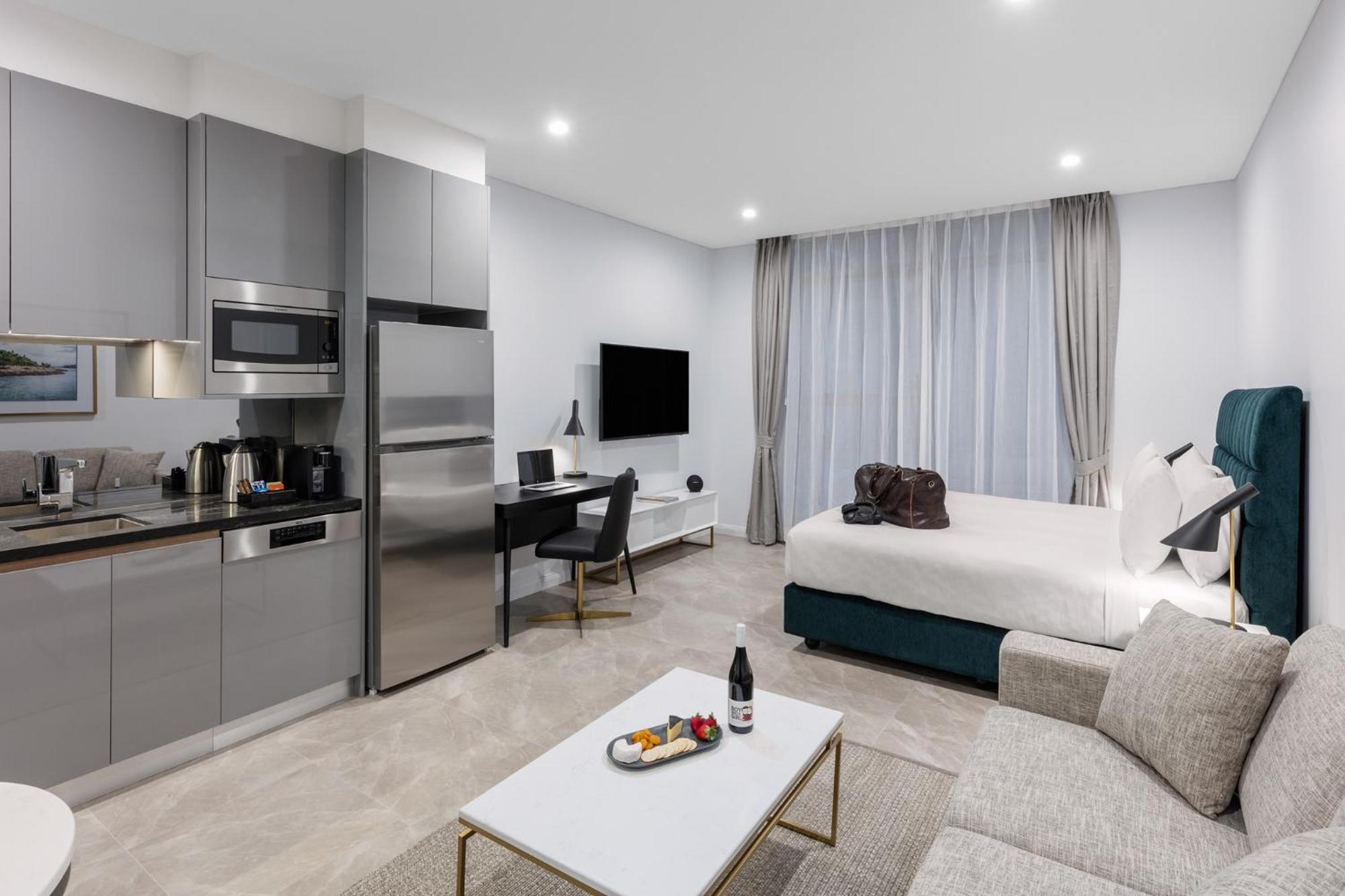Studio Luxury Suite,811773207:JPEG
