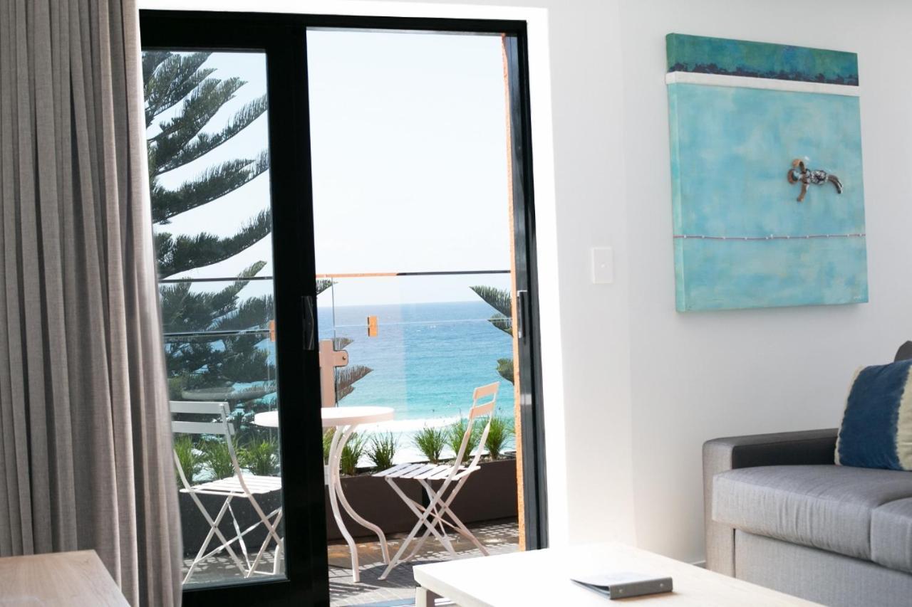 Two-Bedroom Interconnecting Apartment Ocean View Balcony,1498944823:JPEG
