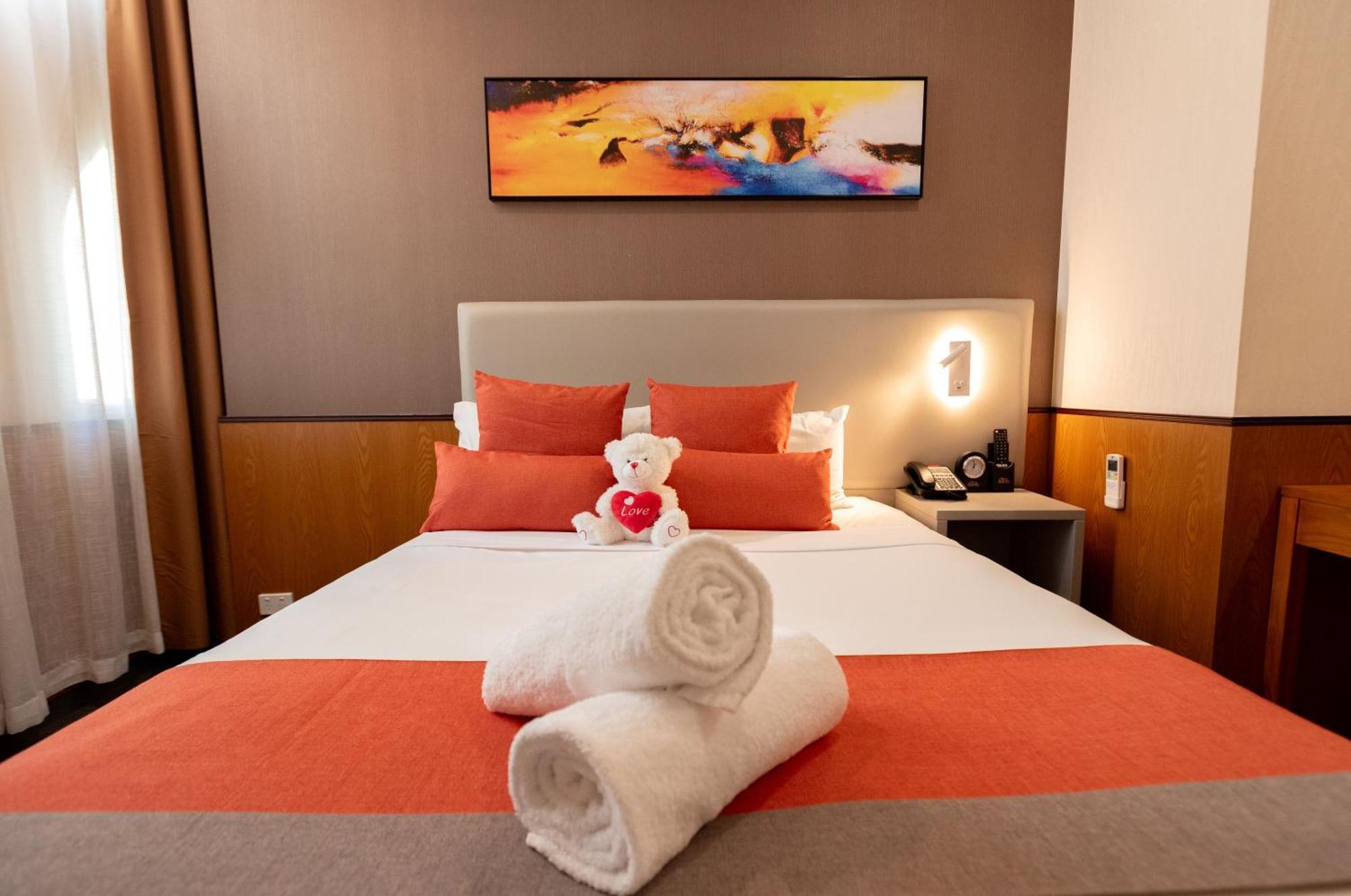 Standard Queen Room