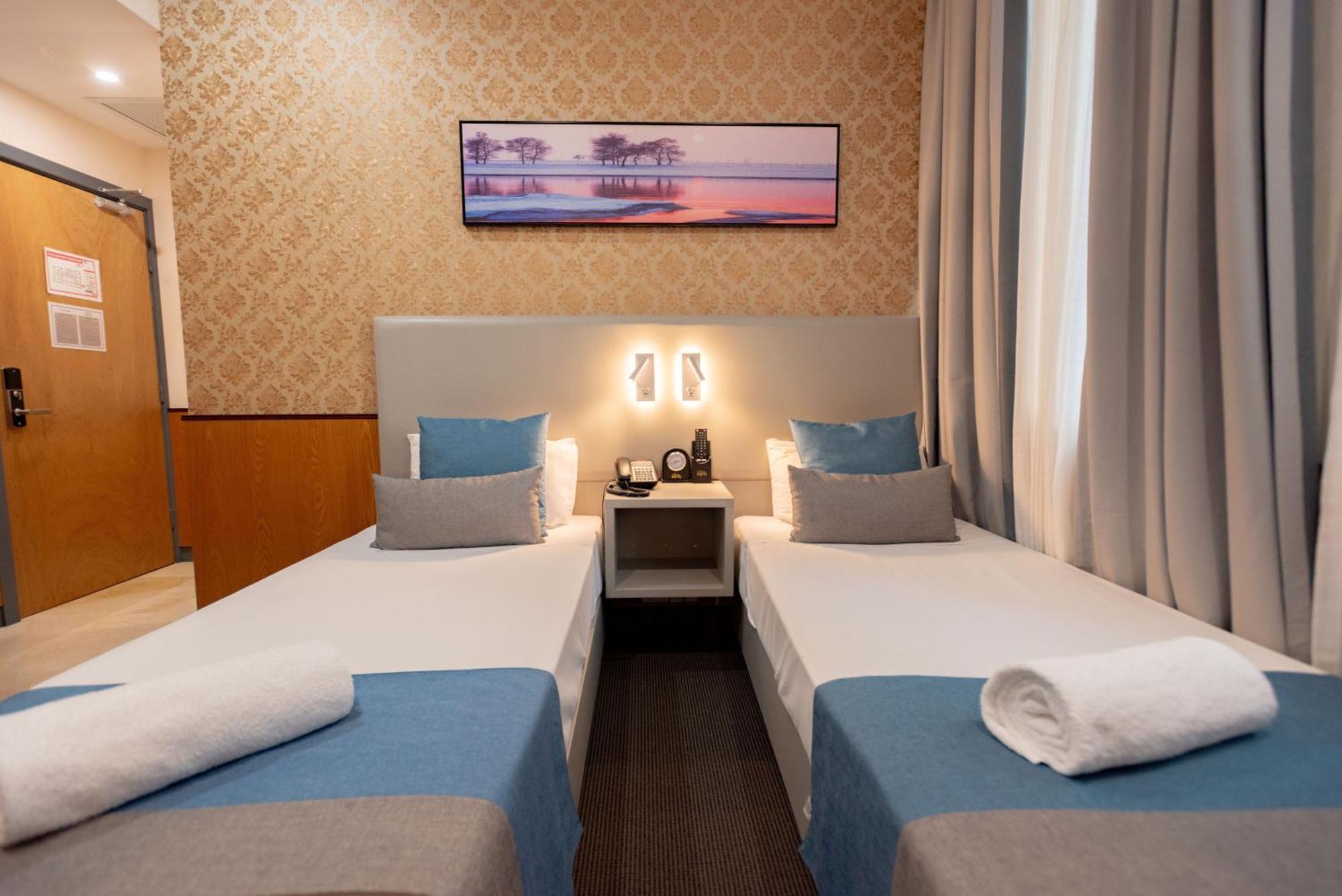 Deluxe Twin Room City View