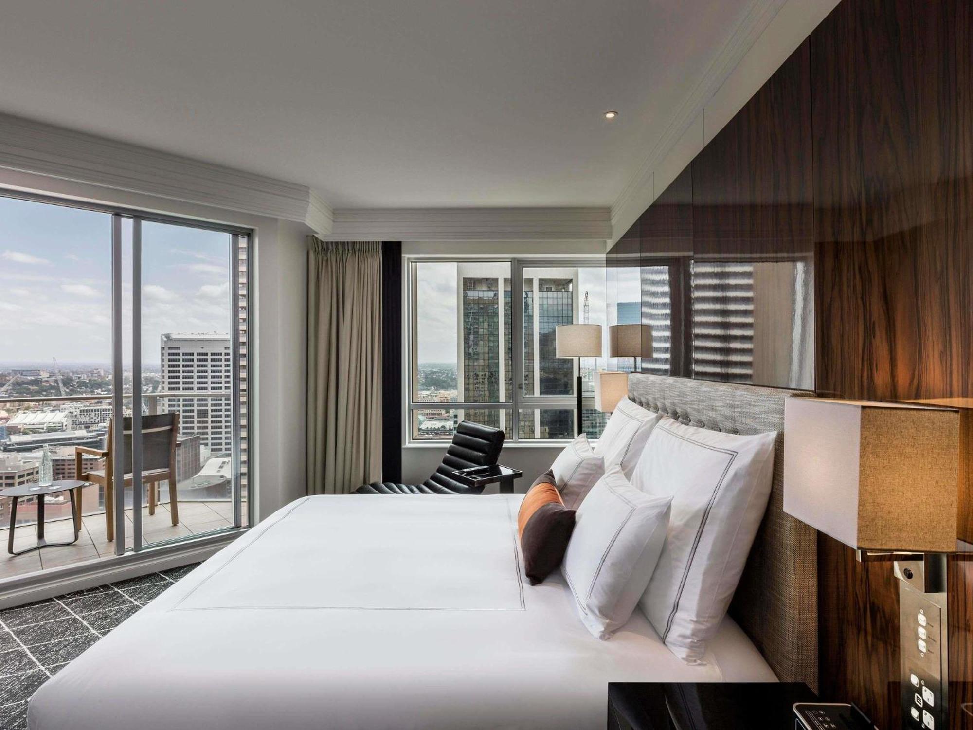 Signature Skyline Balcony Room High Floor Club Access,1769479505:JPEG