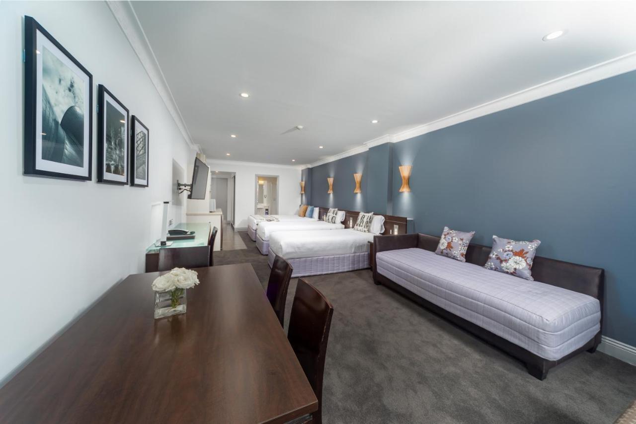Standard Family Room,944929795:JPEG