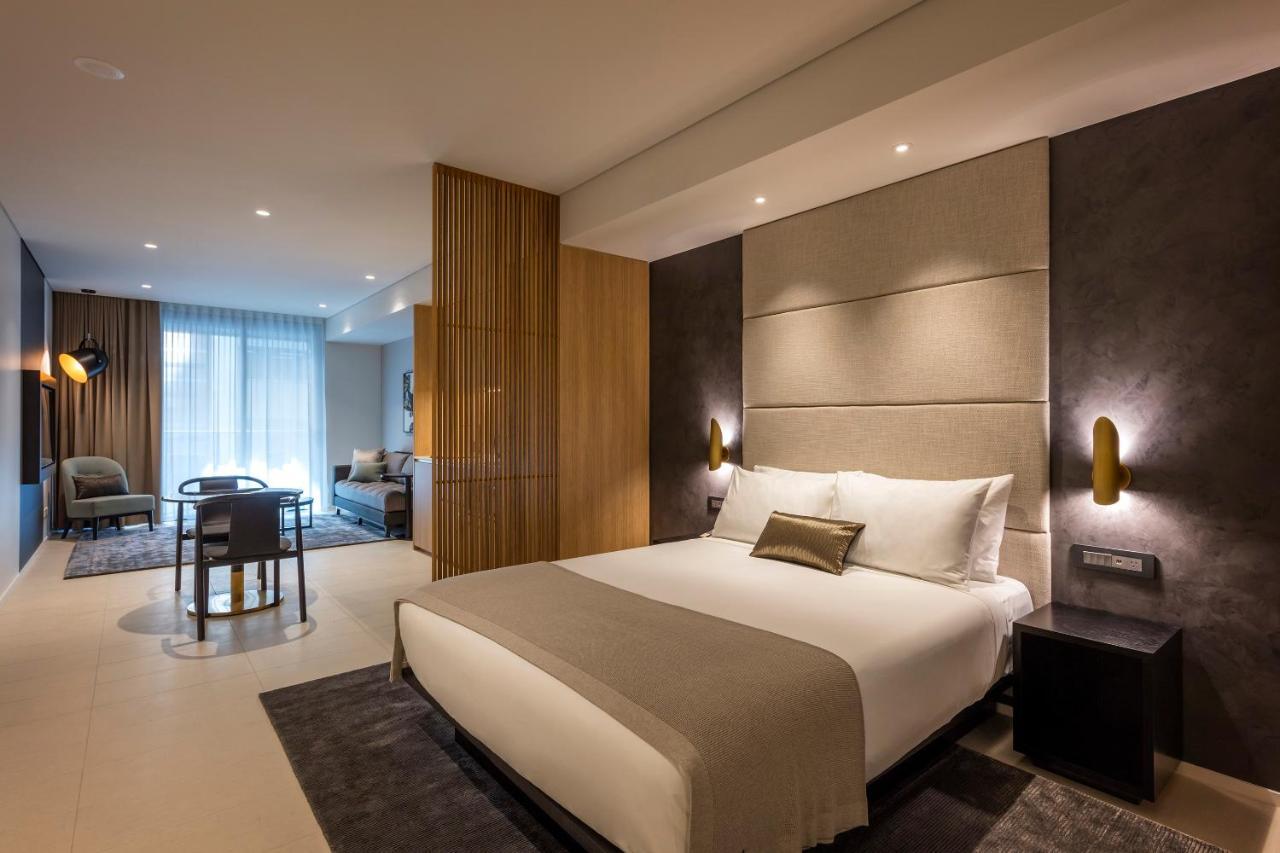 Deluxe Studio Suite